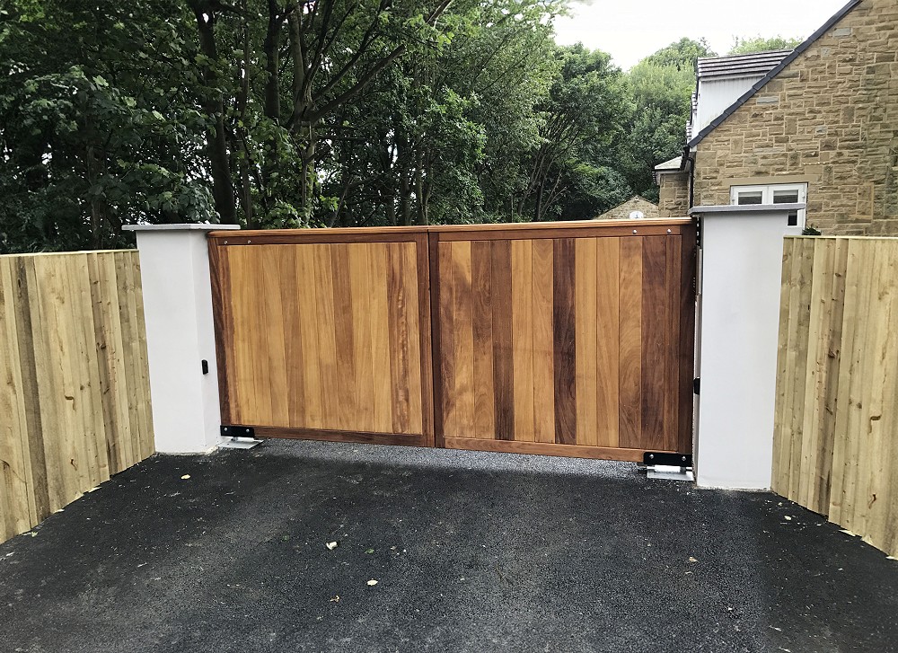 Cantilever Electric Gate