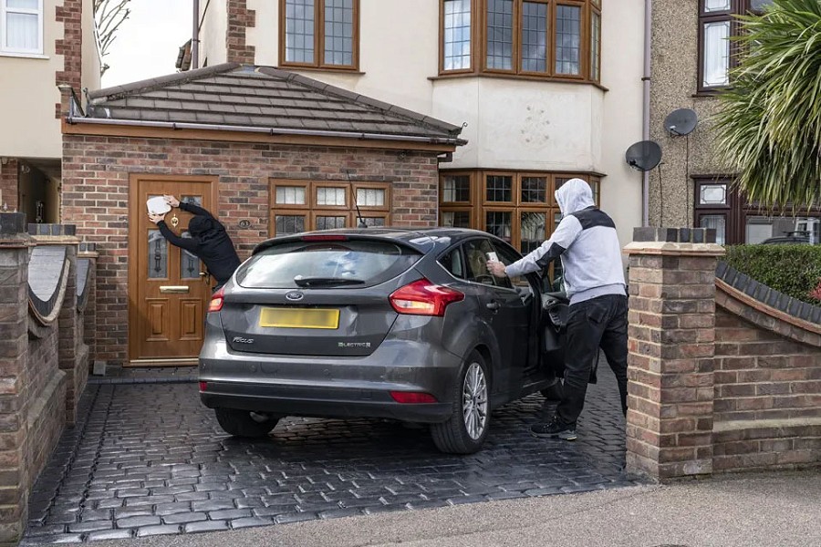 Enhancing Home Security in West Yorkshire The Case for Electric Gates