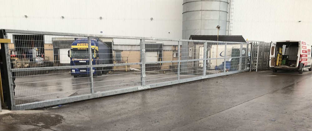 Sliding commercial electric gate