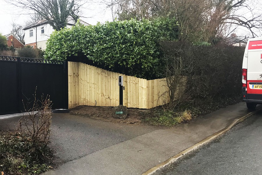 A Guide to Electric Gate Opening Controllers: Choosing the Right Type for Your Property