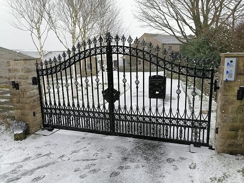 Electric Gate Servicing Before Winter